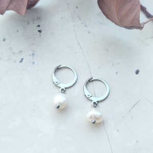 Shiny Pearl Silver Earrings