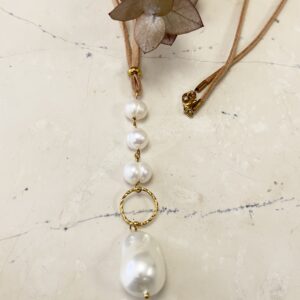 Suede Baroque Pearls